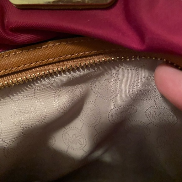 Michael Kors maroon nylon crossbody bag - Picture 3 of 6
